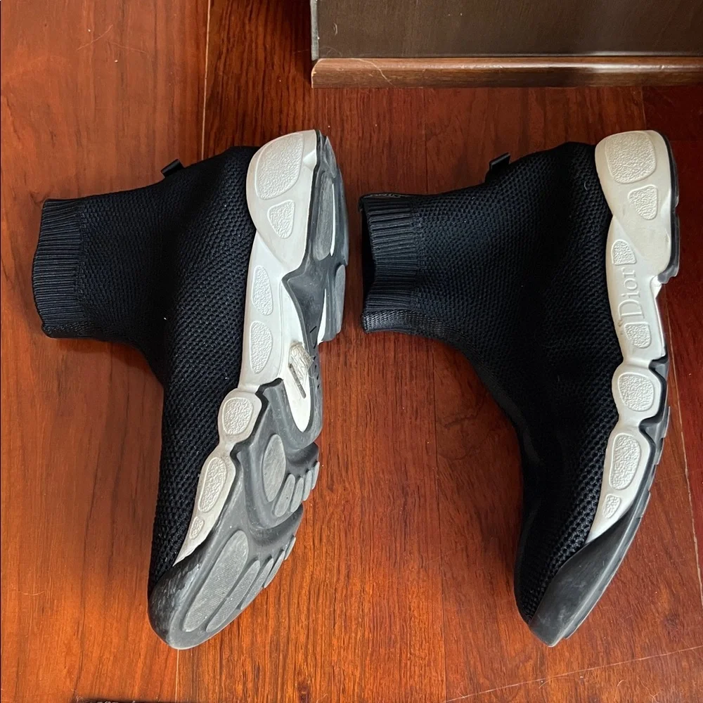 Dior Black and White High-Top Sneakers - Picture 6 of 7
